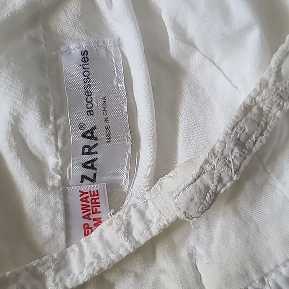 10 for $25 - Zara Infant Girls White Hat with Chin Strap - Picture 4 of 4